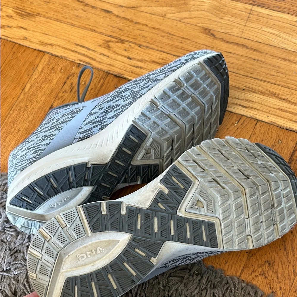 Women's Brooks Launch 7 Blue Patterned Athletic Shoes Sneakers Size 10